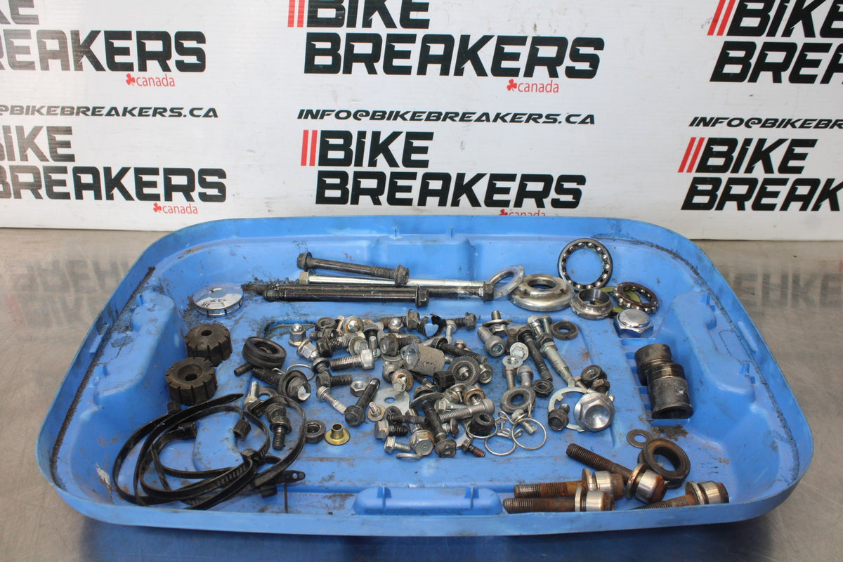 14 HONDA SHADOW 750 VT750C2B LEFTOVER MOUNTING BOLTS HARDWARE SCREWS BB867