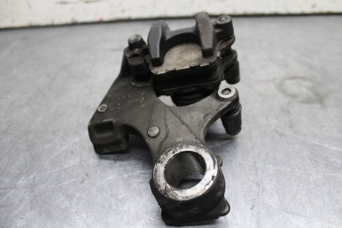11-24 SUZUKI GSXR750 REAR BRAKE CALIPER W MOUNT BRACKET 69100-47H10-999  BB714