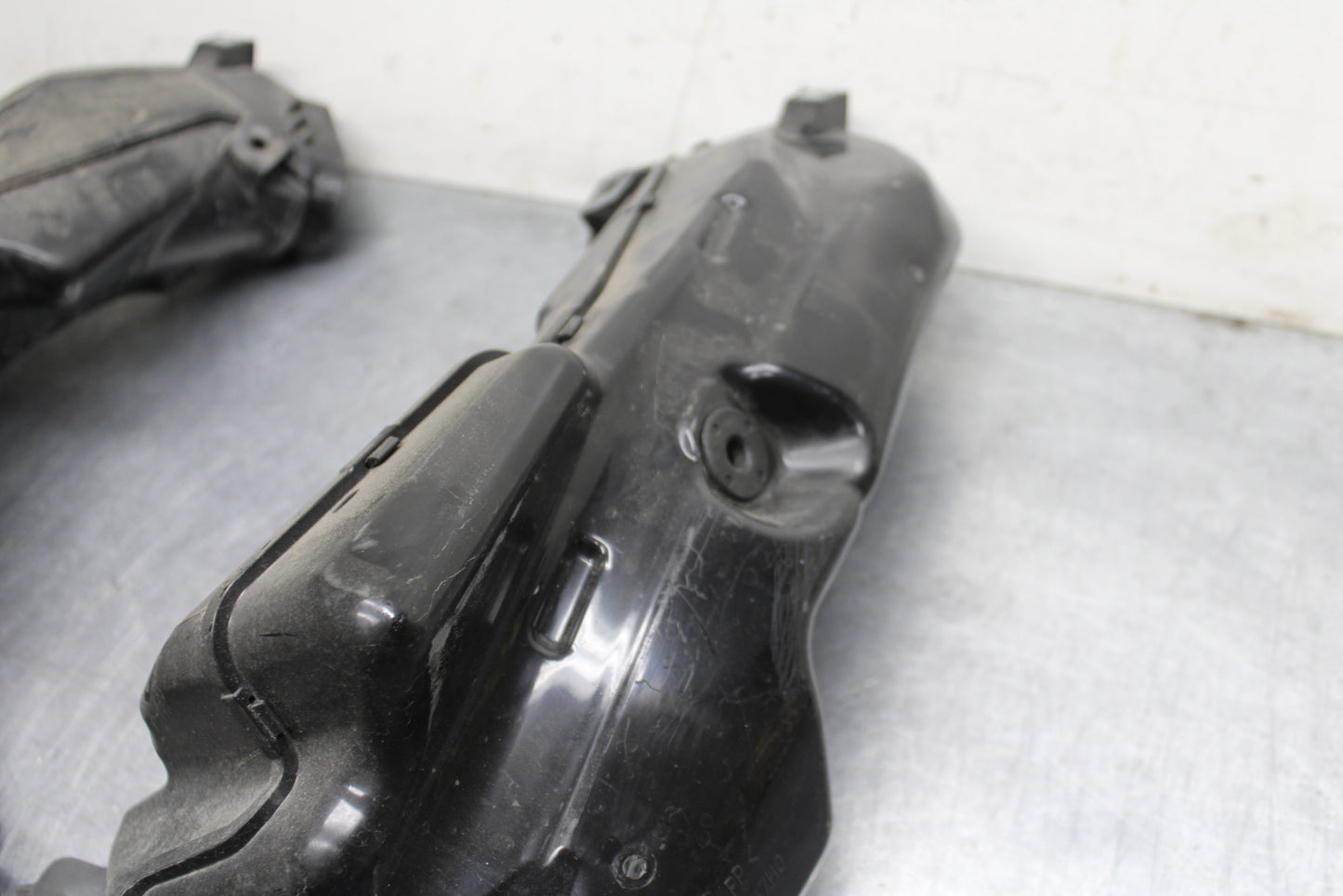 09 SUZUKI GSXR600 RIGHT LEFT AIR INTAKE DUCTS BB759