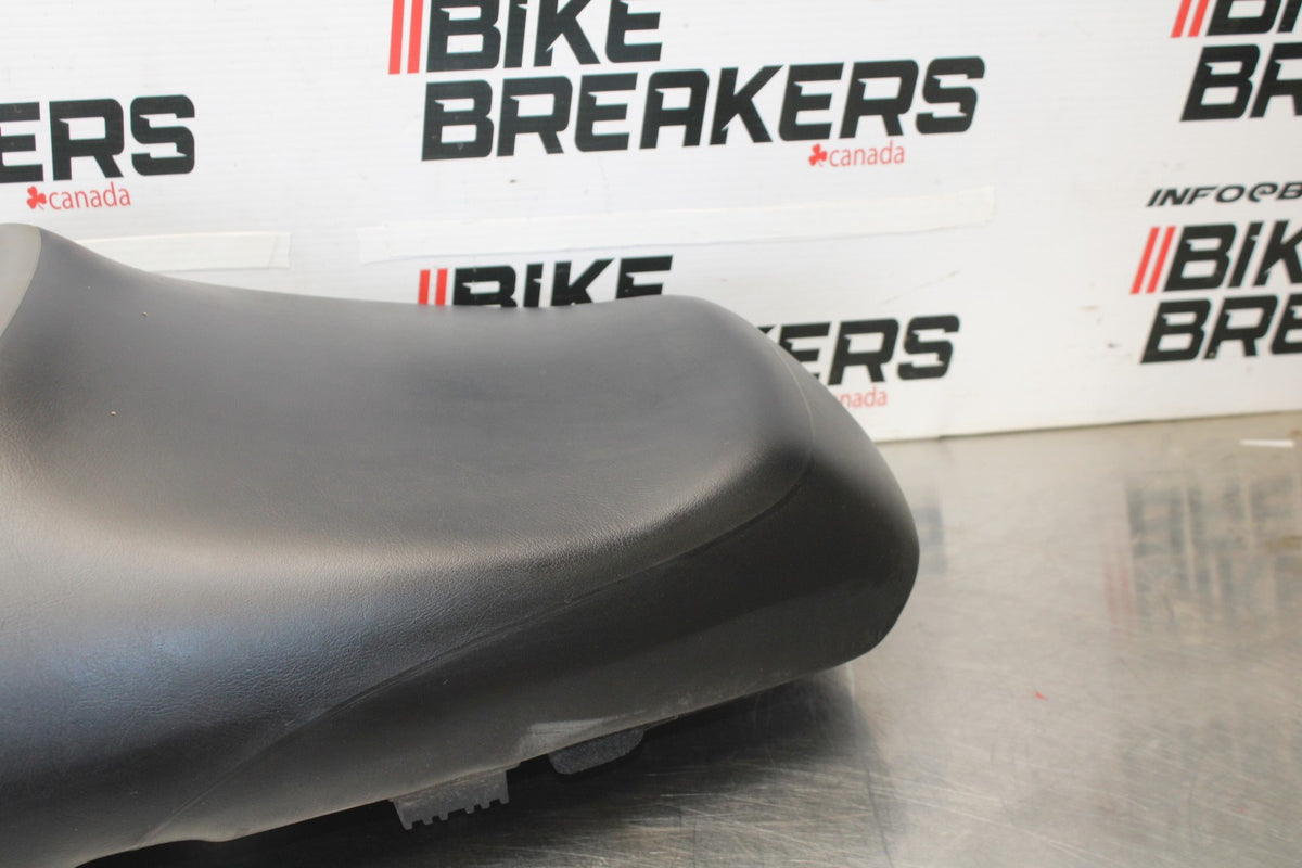 09 KAWASAKI CONCOURS 14 ZG1400B FRONT REAR SEAT SADDLE BB875