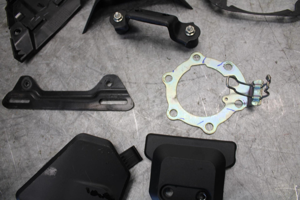 22-23 HUSQVARNA SVARTTPILEN 401 LIGHT TANK  BRACKET LEFTOVER BB541
