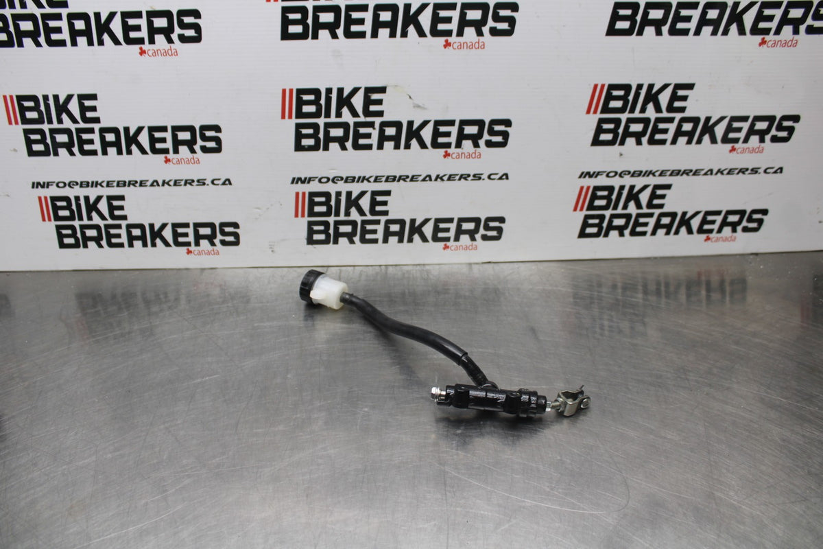 18-26 KAWASAKI Z400 REAR BACK BRAKE MASTER CYLINDER W RESERVOIR BB852