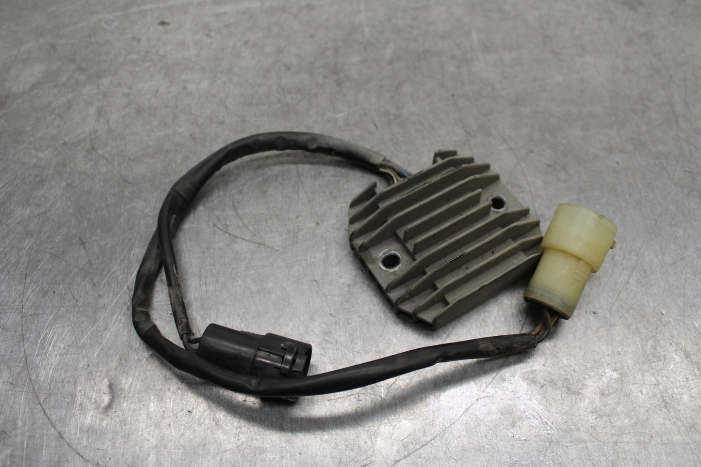 00-02 KAWASAKI NINJA ZX6R RECTIFIER VOLTAGE REGULATOR BB750