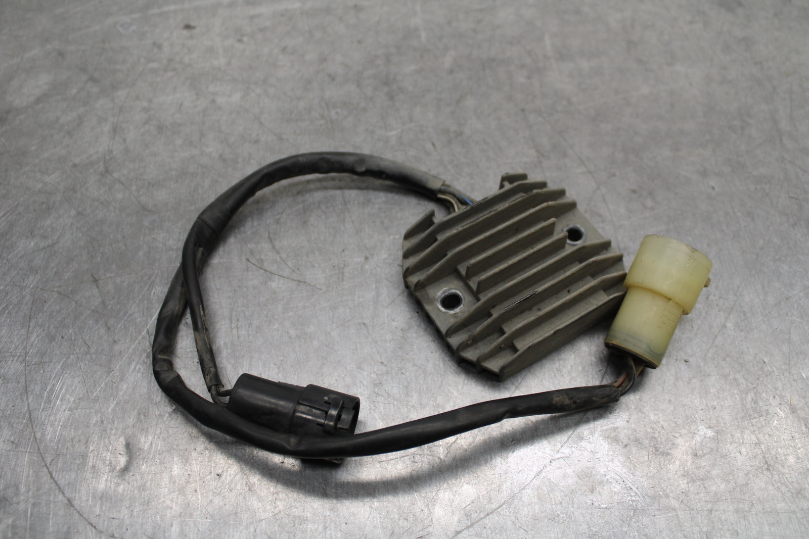 00-02 KAWASAKI NINJA ZX6R RECTIFIER VOLTAGE REGULATOR BB750