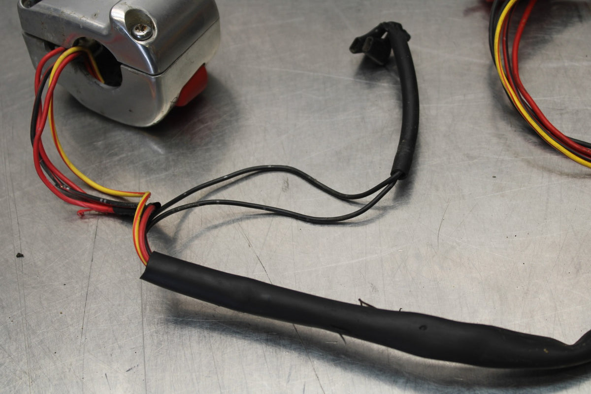 03-08 KAWASAKI VULCAN 1600 RIGHT CLIP ON HANDLE KILL OFF START SWITCH BB196
