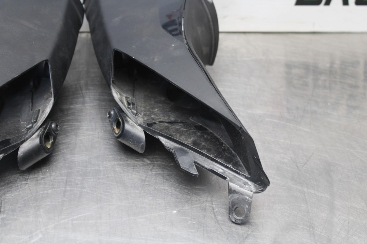 16 APRILIA TUONO V4 1100 RIGHT LEFT AIR INTAKE DUCTS BB905