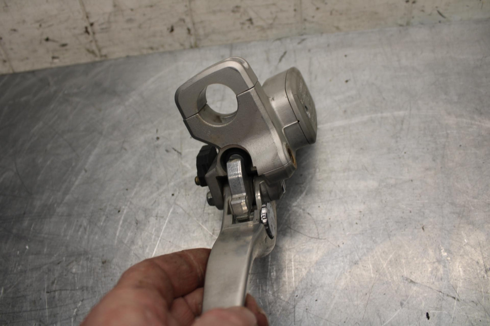 06-09 SUZUKI M109R BOULAVARD FRONT BRAKE MASTER CYLINDER BB501