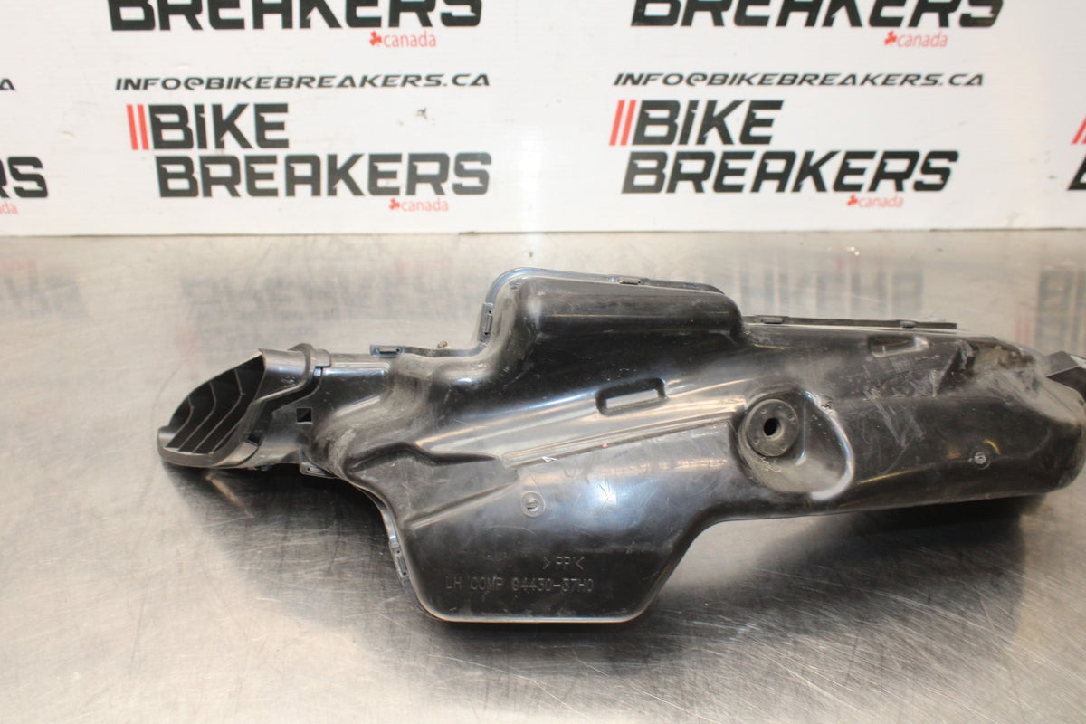 08-10 SUZUKI GSXR 600 RIGHT LEFT AIR INTAKE DUCTS BB835