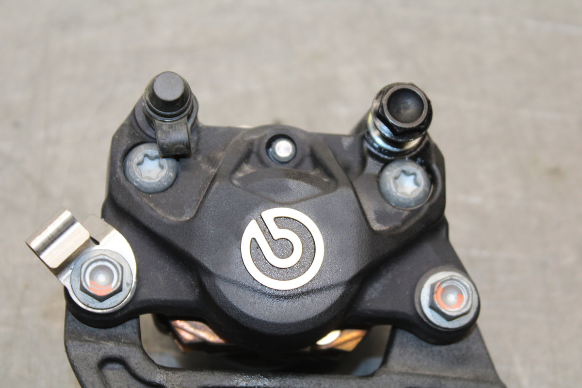 21-24 APRILIA TUONO 660 FACTORY REAR BACK BRAKE CALIPER W MOUNT BRACKET BB733
