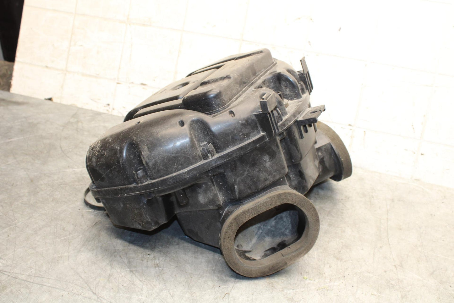 06-07 SUZUKI GSXR600 AIRBOX AIR INTAKE FILTER BOX FILTER BB543