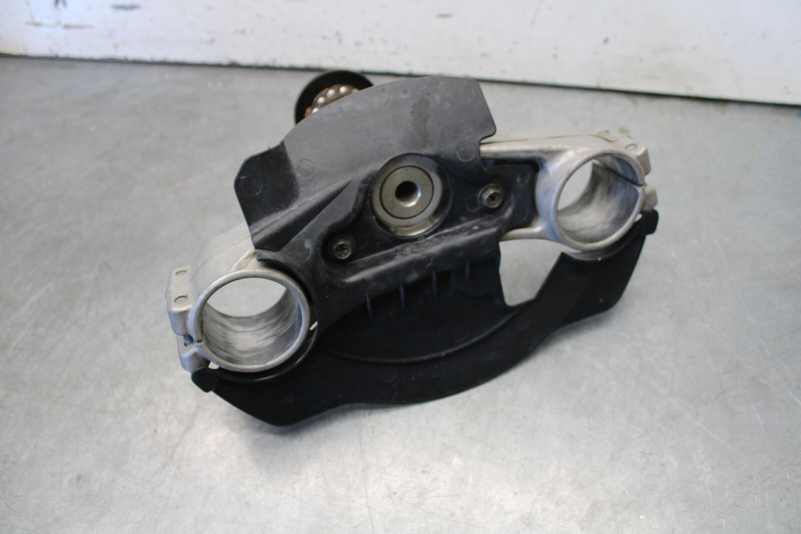 05-06 SUZUKI GSXR1000 FRONT FORKS CLAMP LOWER TRIPLE TREE STEM BB663