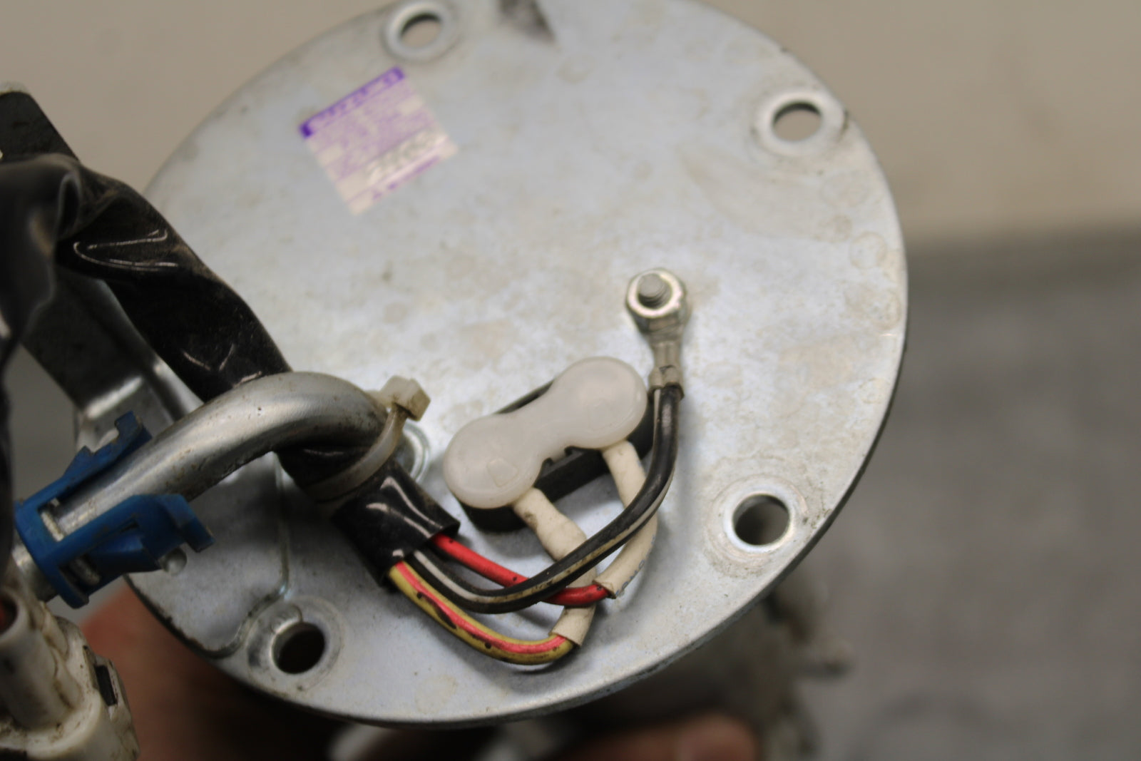 09-11 SUZUKI GSXR1000 FUEL PUMP GAS PETROL SENDER UNIT BB125