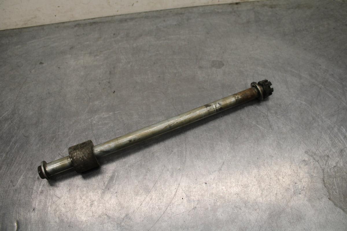 04 SUZUKI INTRUDER 800 REAR AXLE BACK WHEEL RIM PIVOT BOLT AXEL BB758