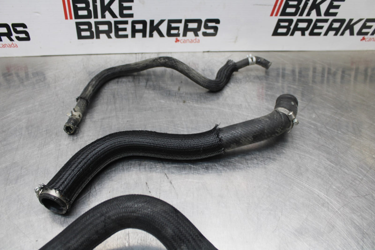08-10 SUZUKI GSXR 600 RADIATOR HOSES ENGINE COOLANT WATER PIPES HOSE BB765