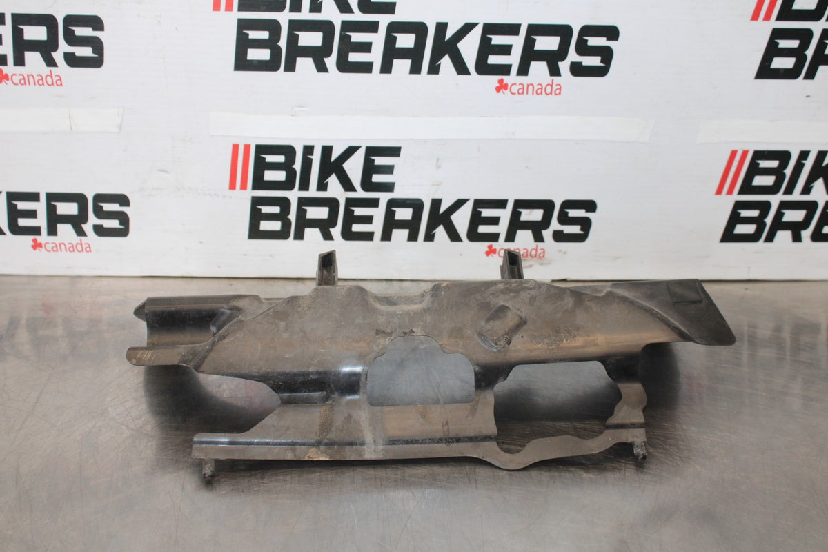 11-24 SUZUKI GSXR750 LOWER FRONT INNER COWL FAIRING  BB879