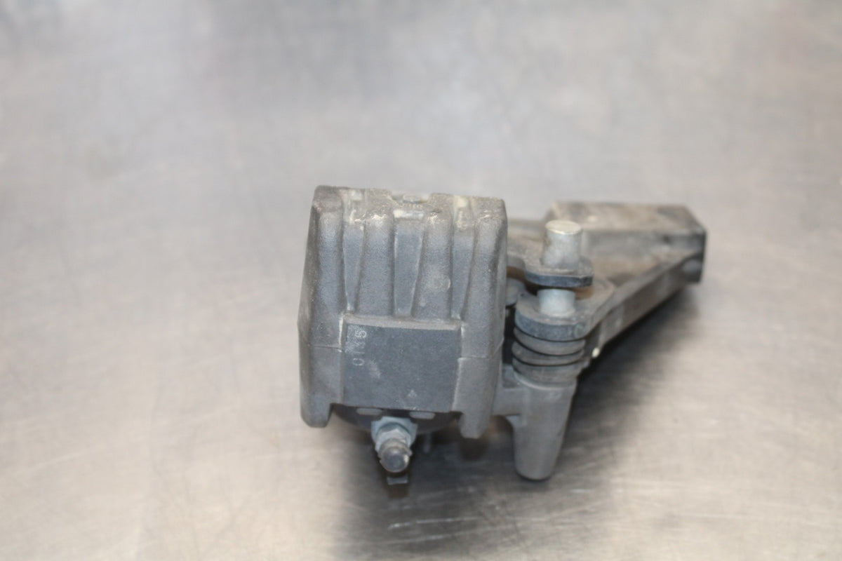 07-08 KAWASAKI NINJA ZX6R REAR BACK BRAKE CALIPER W MOUNT BRACKET BB937