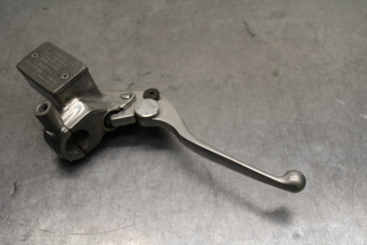 00 SUZUKI INTRUDER 1500 VL1500 FRONT BRAKE MASTER CYLINDER BB761
