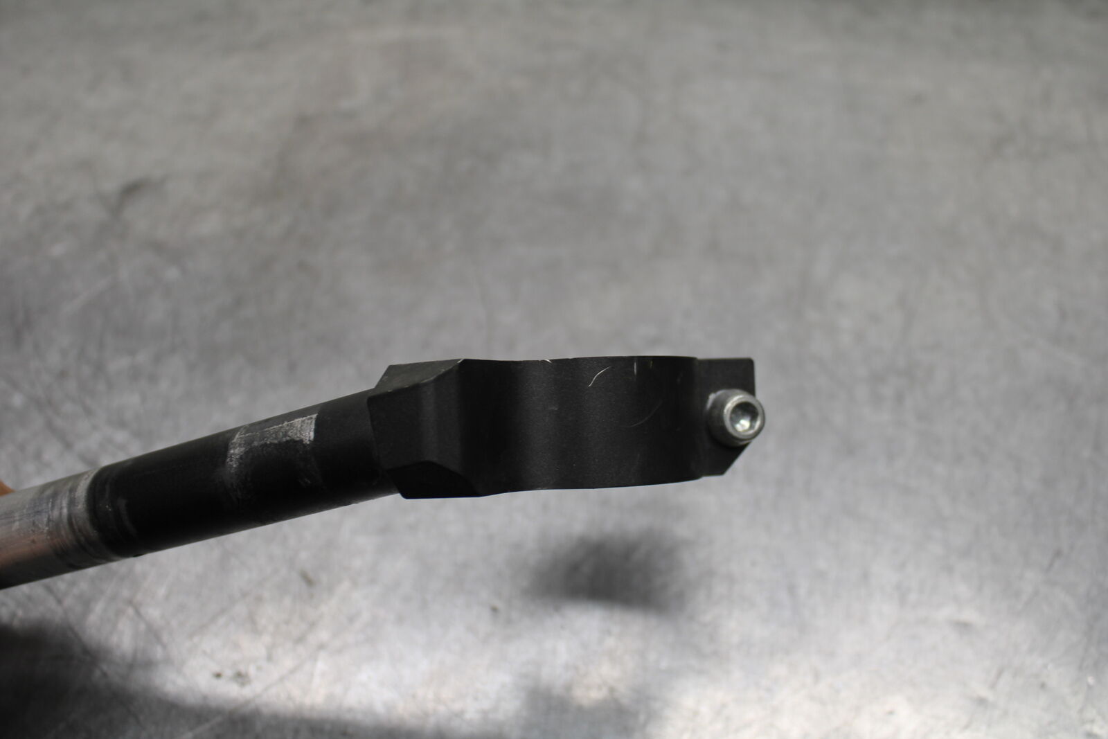 13-17 KAWASAKI NINJA ZX6R ZX636E RIGHT CLIP ON HANDLEBAR BB735