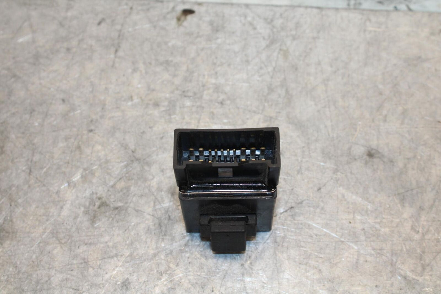 2015 Yamaha FZ09 RELAY FUEL PUMP ASSEMBLY FUSE BOX 5VK-81950-40 BB54