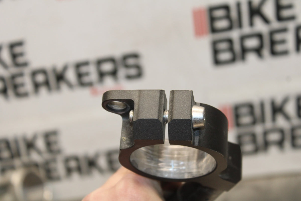 24-25 KAWASAKI NINJA ZX6R LEFT CLIP ON HANDLEBAR BB939