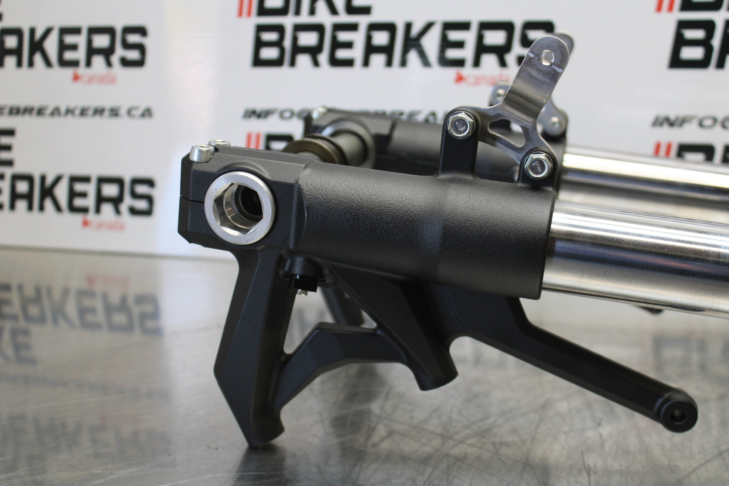 23-24 KAWASAKI NINJA ZX14R FRONT END FORKS SUSPENSION TRIPLE TREES/ AXLE BB153