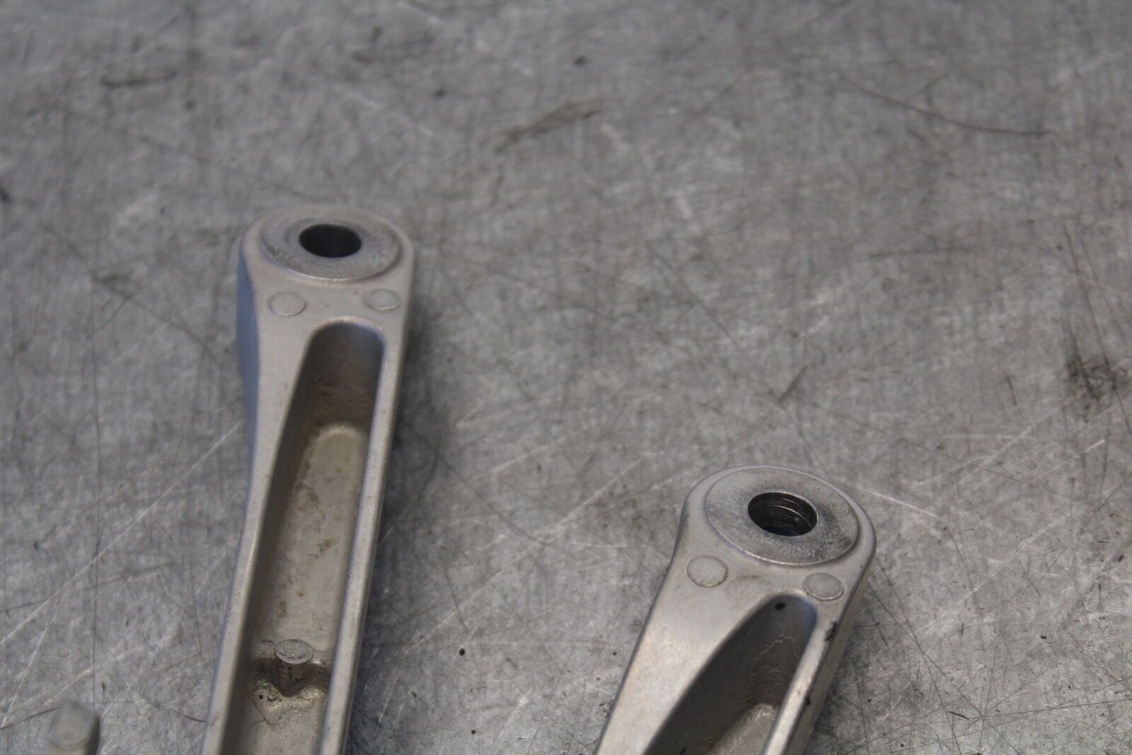07-12 HONDA CBR600RR REAR BACK PASSENGER PEG SET PAIR BB672