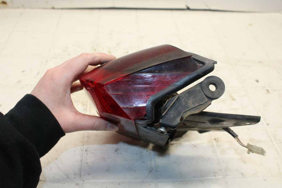 93 SUZUKI KATANA 600 GSX600F REAR TAIL TAILLIGHT BACK BRAKE LIGHT BB400