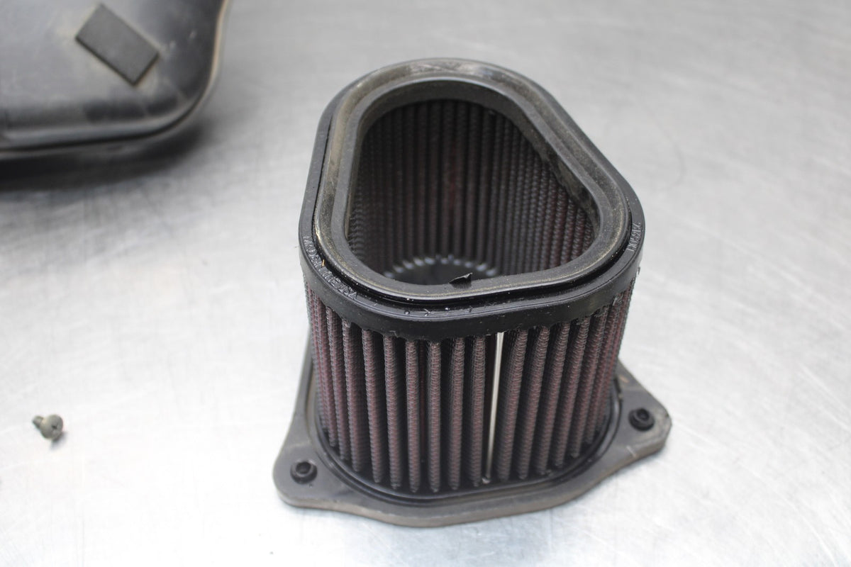 2006 Suzuki Boulevard C90 AIRBOX AIR INTAKE FILTER BOX BB849