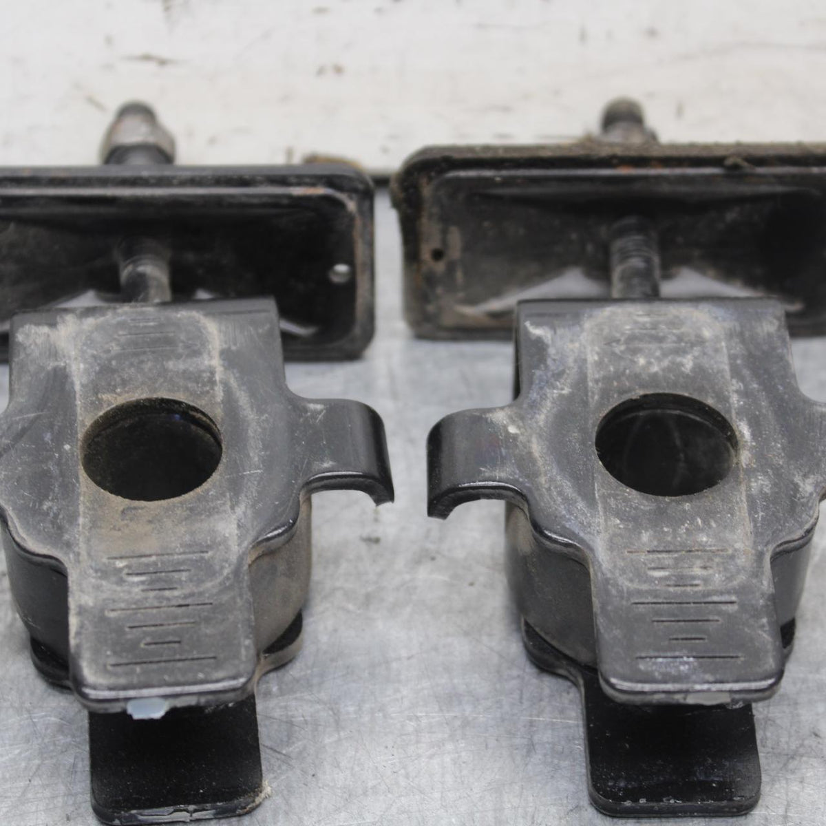 2008 Honda CBF1000 SWINGARM CHAIN TENSIONER ADJUSTMENT BRACKET SET PAIR  BB641