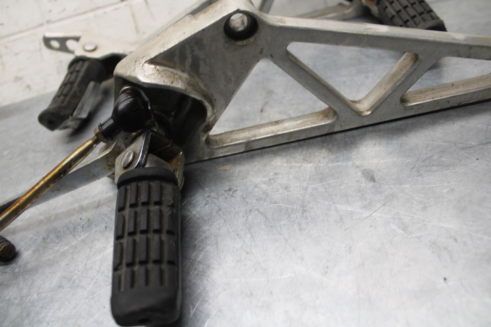 1984 Honda Interceptor 750 VF750F  REARSETS REAR SET DRIVER FOOT PEGS  BB38