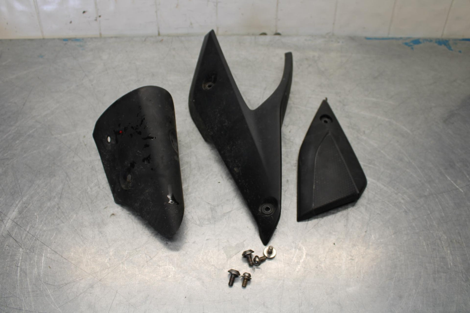 17-18 YAMAHA YZF R3 LEFT RIGHT MUFFLER EXHAUST PIPE COVERS HEAT SHIELDS  BB438