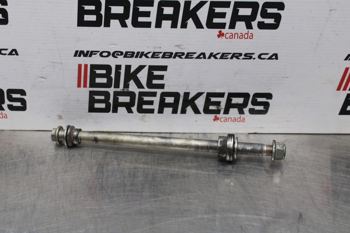 17-18 YAMAHA YZF R3 REAR AXLE BACK WHEEL RIM PIVOT BOLT AXEL BB813