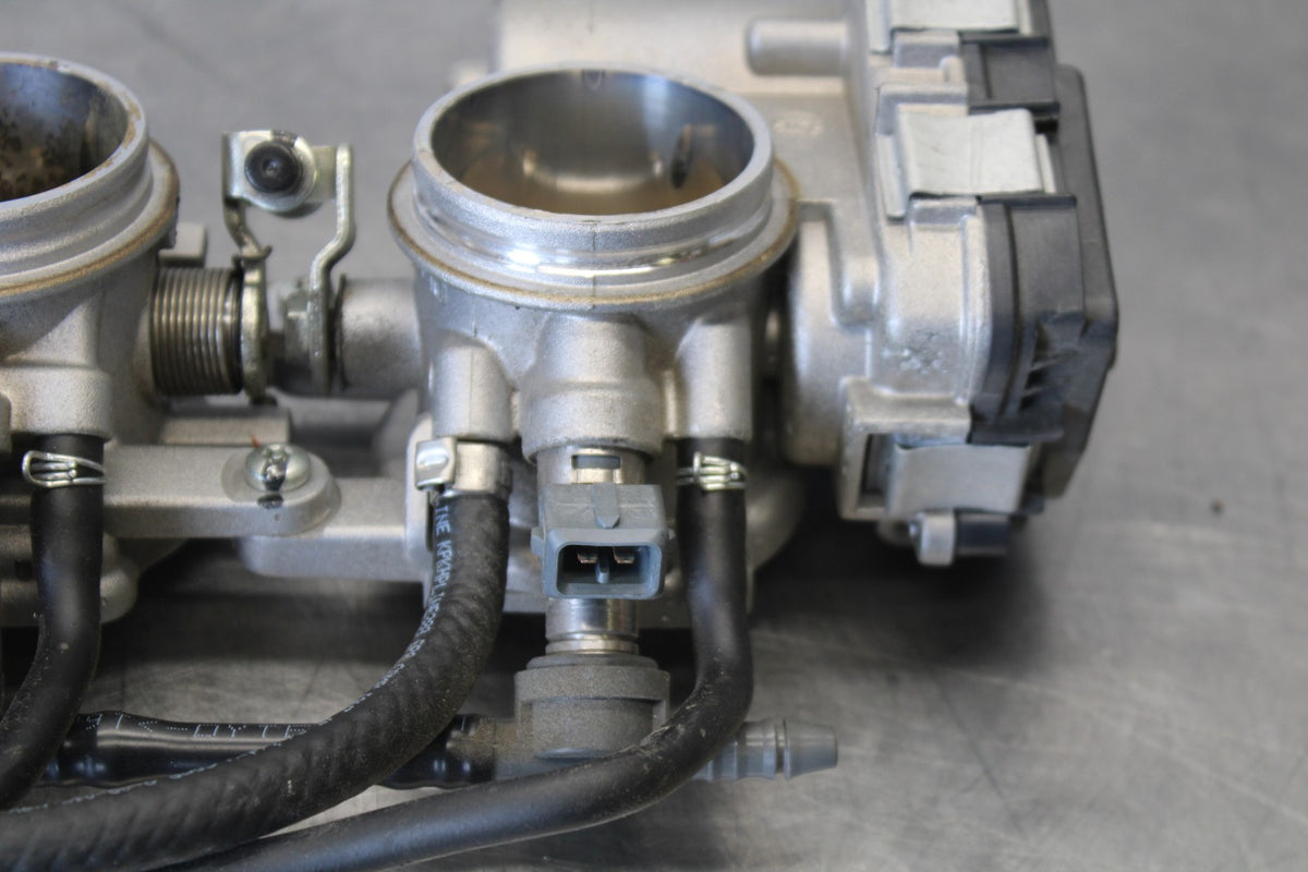 20-23 APRILIA RS660 MAIN FUEL INJECTORS / THROTTLE BODIES BB889