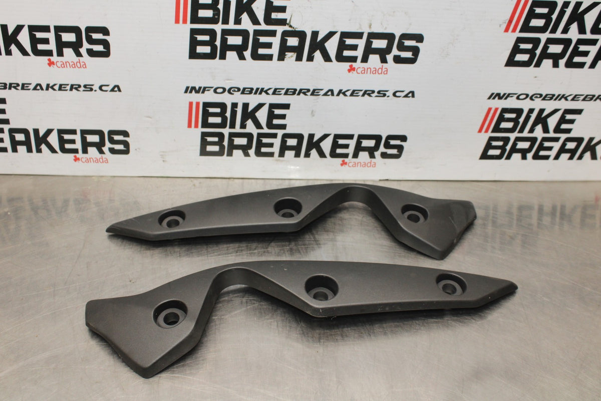 24-25 KAWASAKI ELIMINATOR 450 REAR STRUT FRAME COVER BB869