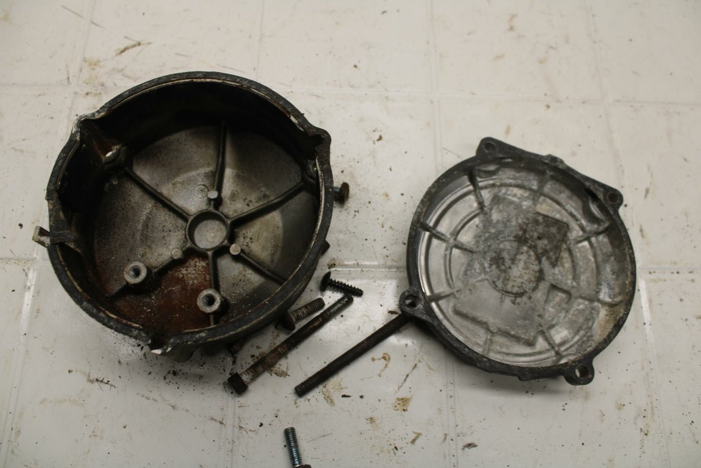 80-83 YAMAHA MAXIM 650 XJ650 STATOR COVER W/ ENGINE SIDE COVER BB403