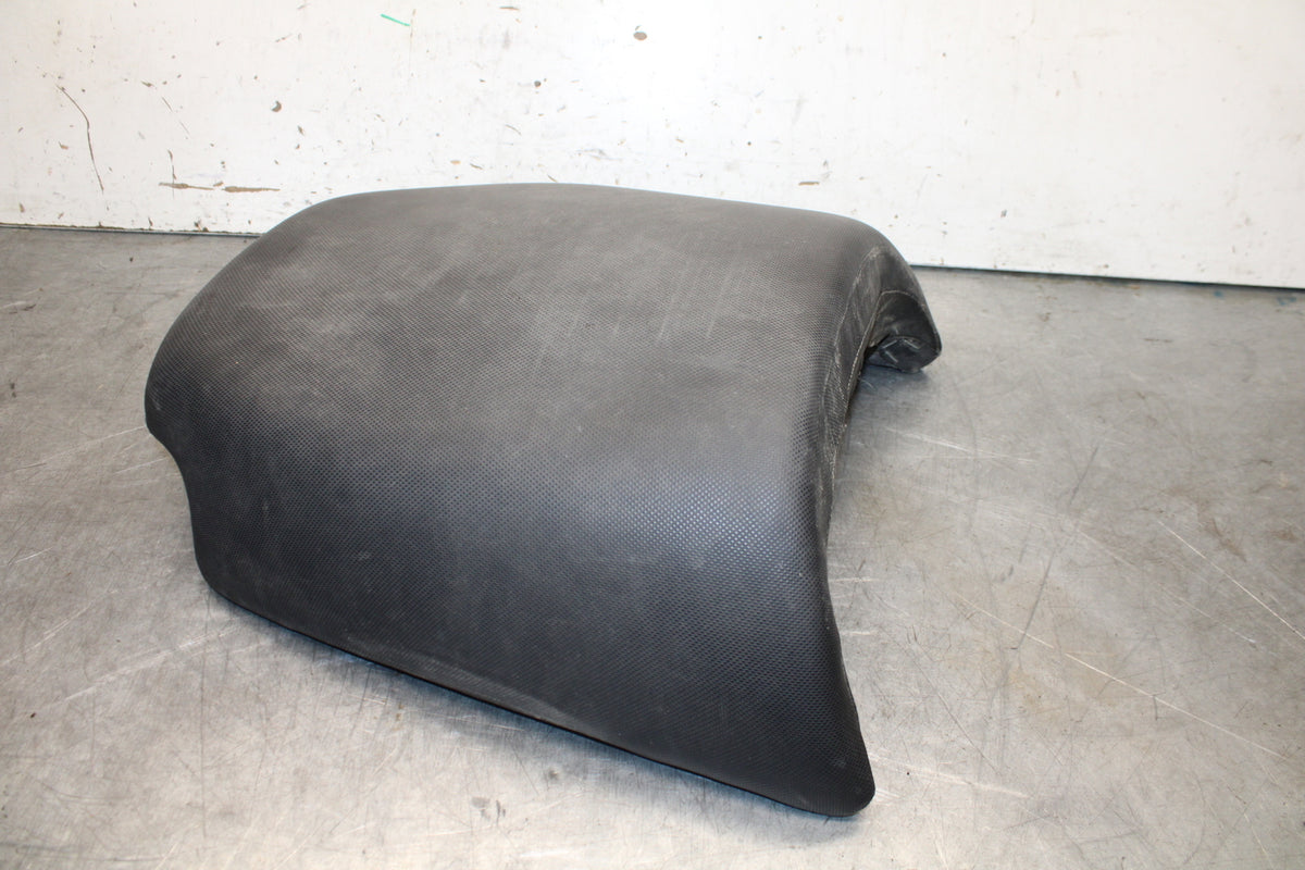 01-06 TRIUMPH TIGER 955I REAR BACK PASSENGER TANDEM SEAT PAD SADDLE BB693