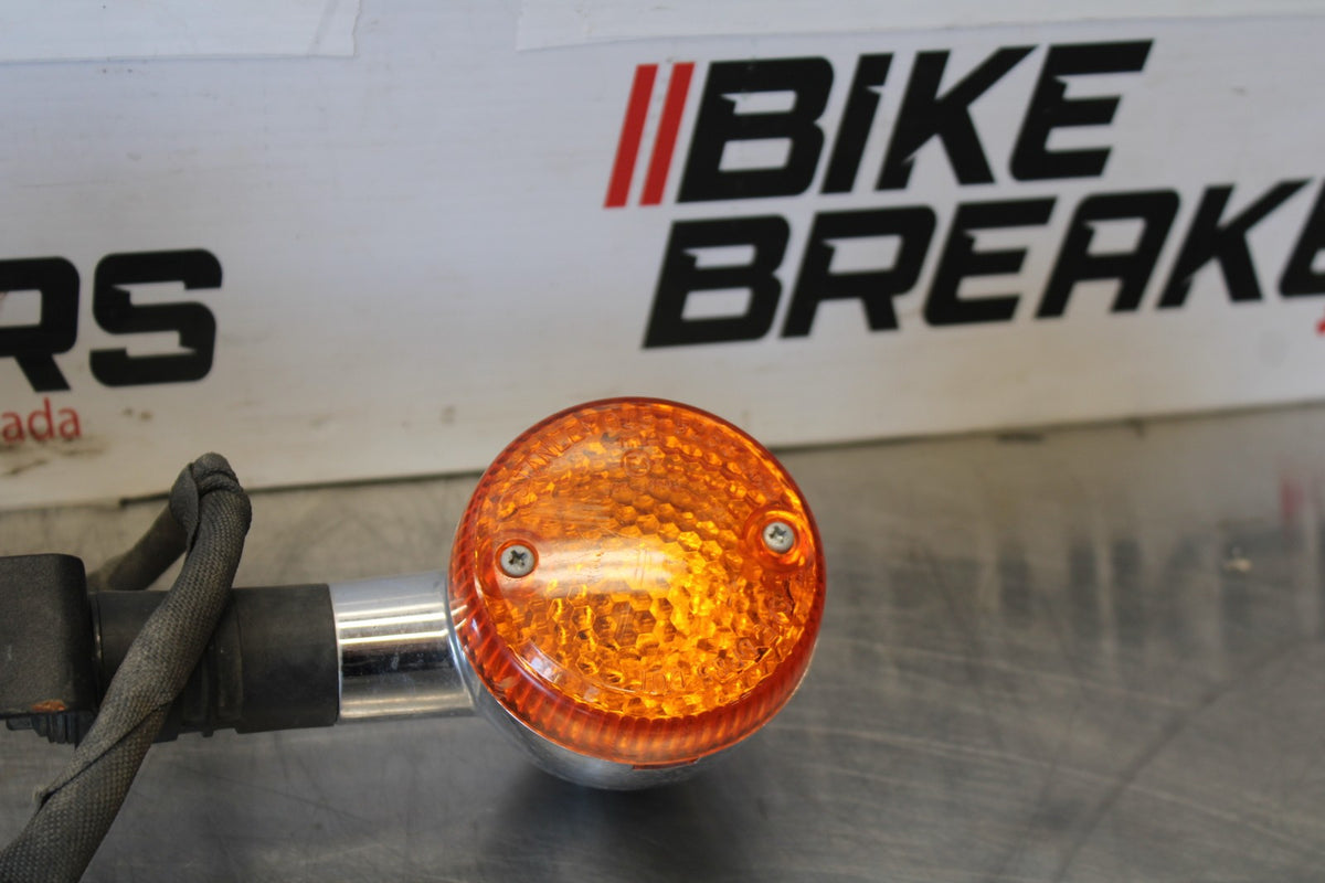 95 HONDA SHADOW 1100 REAR TURN SIGNAL BAR MOUNT & LIGHTS BB885