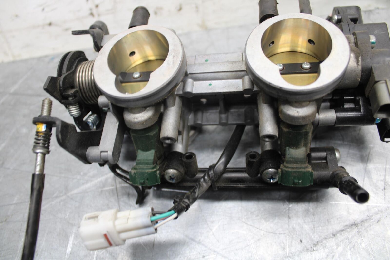 12-17 KAWASAKI NINJA 650 MAIN FUEL INJECTORS / THROTTLE BODIES BB470