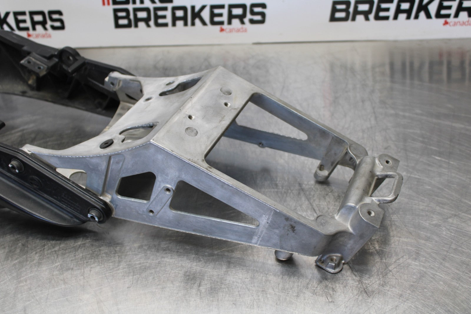 06-07 SUZUKI GSXR 600 REAR SUBFRAME BACK SUB FRAME BB170