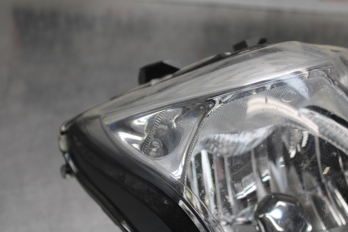 15 SUZUKI GW250F FRONT HEADLIGHT HEAD LIGHT LAMP BB789