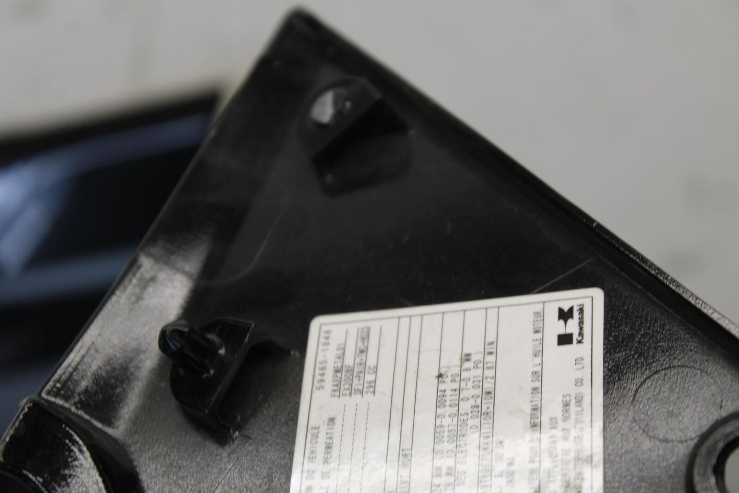 15-16 KAWASAKI EX300 LEFT FRONT SIDE SEAT SADDLE PANEL TRIM COWL FAIRING BB635