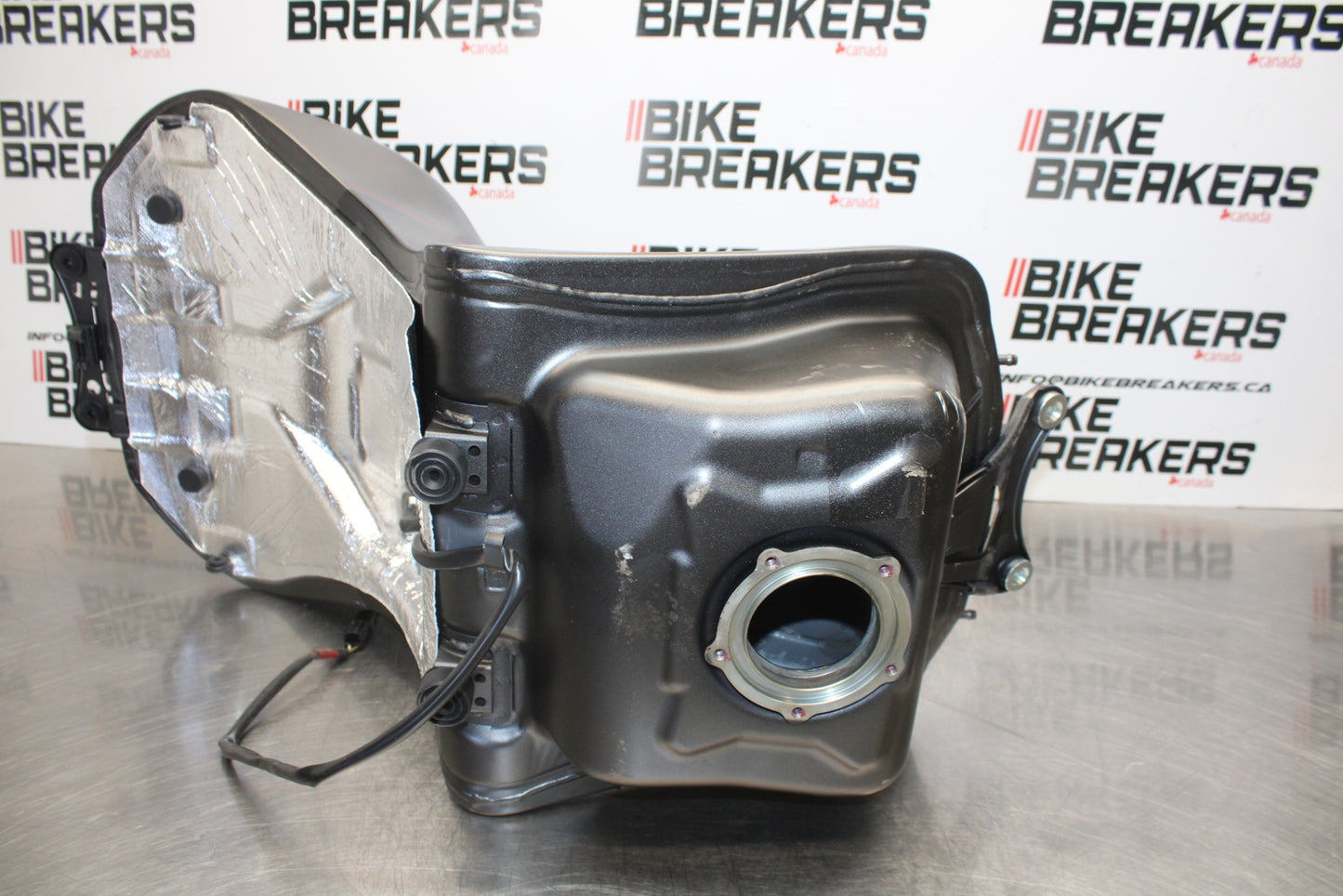 23-24 KAWASAKI NINJA ZX14R GAS TANK FUEL CELL PETROL RESERVOIR BB169