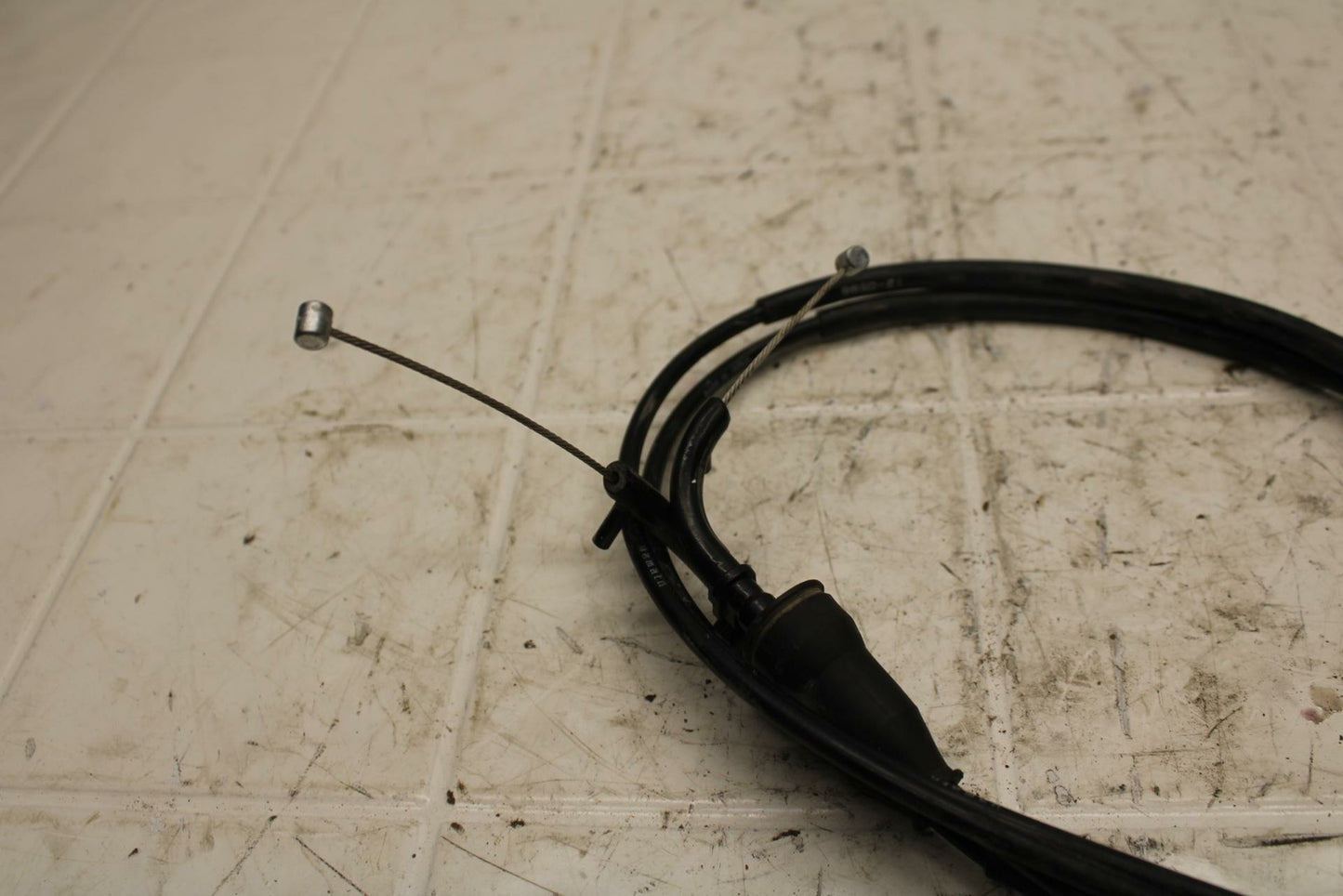 19-20 KAWASAKI NINJA ZX6R THROTTLE CABLES LINES BB407