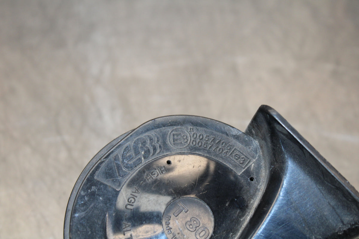 08 MOTO GUZZI BREVA 750 HORN SIGNAL BB154