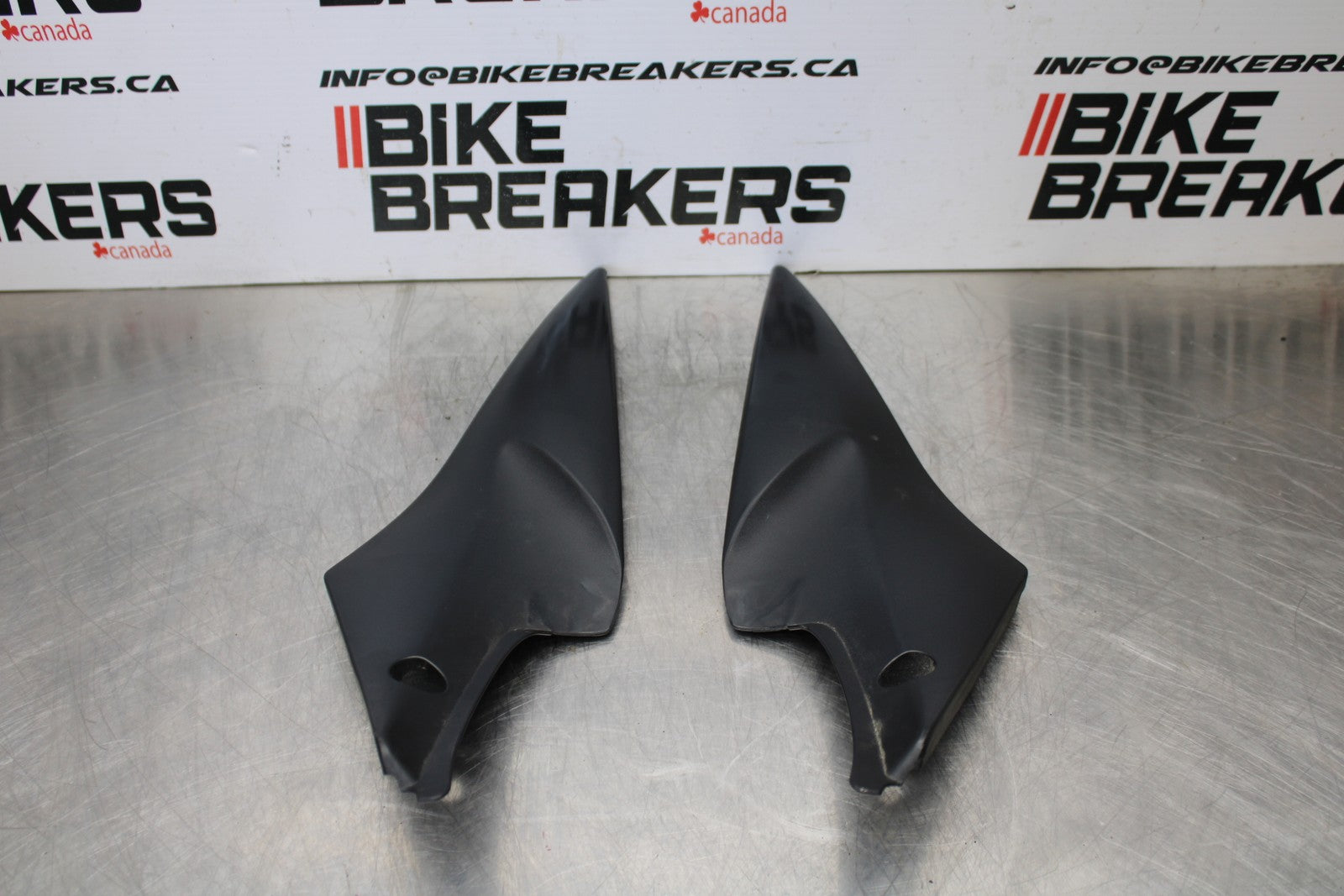 06-07 SUZUKI GSXR 600 RIGHT LEFT FRONT SIDE SEAT PANELS TRIMS COWLS BB178
