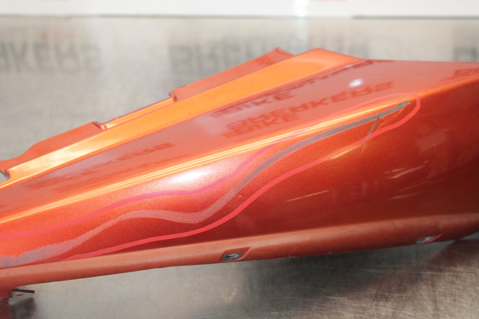 03 SUZUKI SV650S RIGHT REAR BACK TAIL FAIRING COWL SHROUD BB167