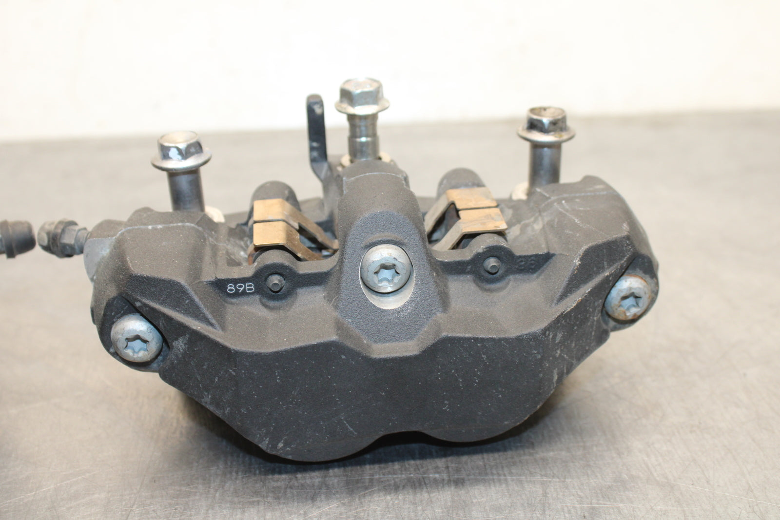 09 SUZUKI GSXR600 RIGHT LEFT FRONT BRAKE CALIPER SET PAIR CALIPERS BB759