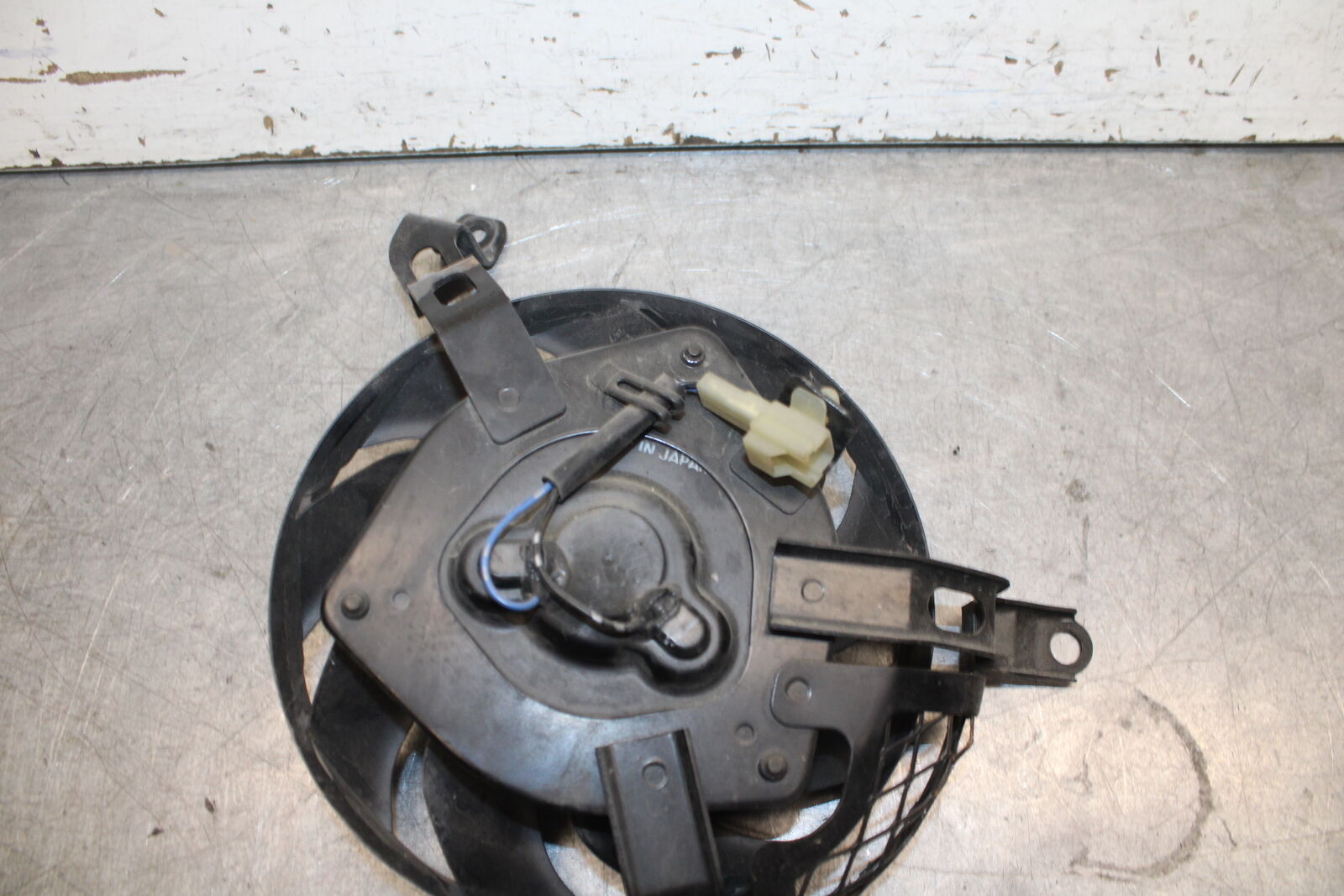 05-06 SUZUKI GSXR1000 ENGINE RADIATOR COOLING FAN 17800-41G00 BB677