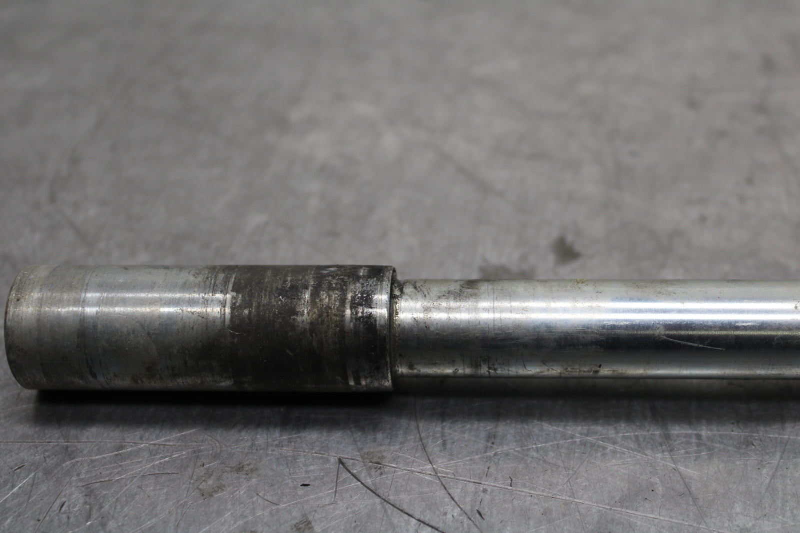 03 SUZUKI SV650S FRONT WHEEL RIM AXLE PIVOT BOLT BB130