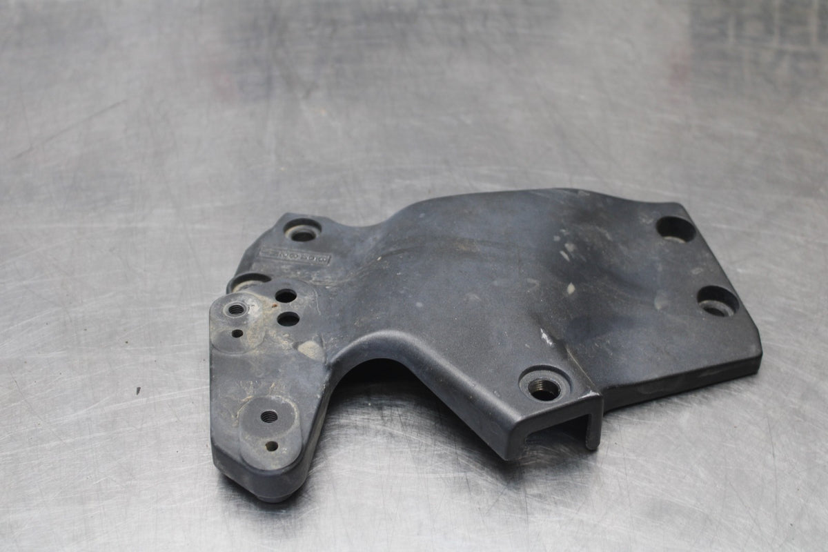 09 KAWASAKI CONCOURS 14 ZG1400B ENGINE SPROCKET COVER BB875